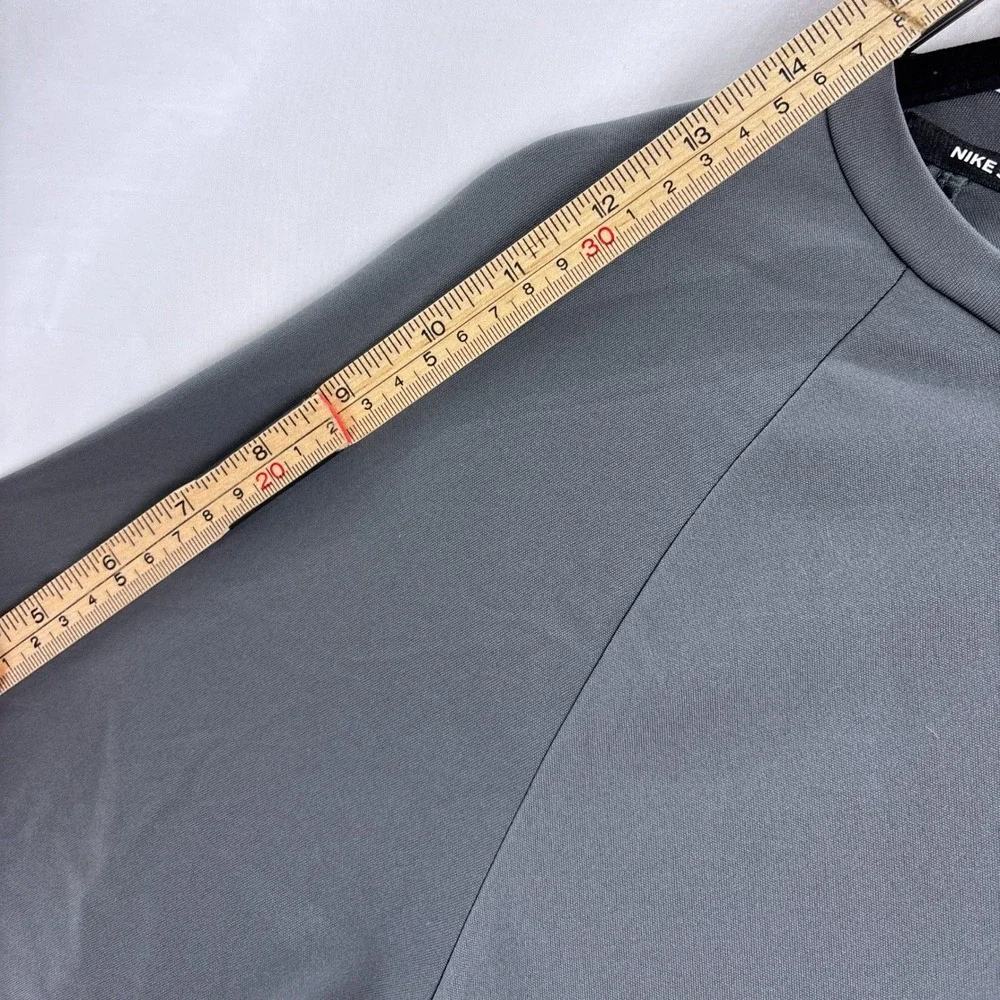 Nike Swim Dri FIT Gray Short Sleeve Rash‎ Guard UPF 40+ Men's Size Large
